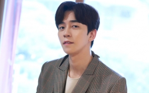 Shin Sung Rok Super Keren dan Gagah di Foto Adegan 'Vagabond'