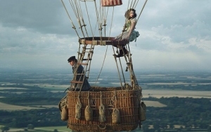 Trailer Perdana 'The Aeronauts' Kembali Pertemukan Eddie Redmayne dan Felicity Jones 