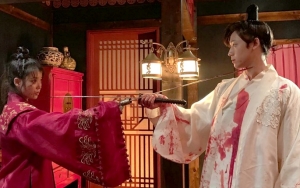 tvN Rilis Kompilasi Video IU dan Lee Do Hyun di 'Hotel Del Luna', Fans: Cinta yang Tragis