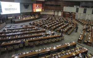 DPR Minta Kampus Terus Tingkatkan Pengawasan Usai Ospek 'Minum Air Ludah' Viral