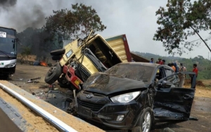 Kronologi Kecelakaan Maut Tol Cipularang yang Libatkan 21 Kendaraan dan Makan 8 Korban Tewas
