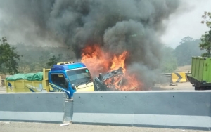 Polisi Taksir Kerugian Kecelakaan Tol Cipularang Sampai Rp 2 Miliar