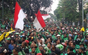 Mitra GoJek Kumpulkan Koin Guna Datangkan Bos Taksi Malaysia