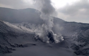 Gunung Tangkuban Parahu Kembali Erupsi Pagi Ini, Status Waspada
