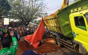 Ditetapkan Sebagai Tersangka Kecelakaan Tol Cipularang, Sopir Truk Akui Tak Tahu Berat Muatan