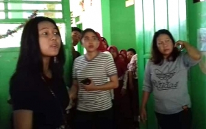 Viral Video Ibu Guru Dihajar Orangtua Siswa, Murid Lainnya Coba Lindungi Bikin Terharu