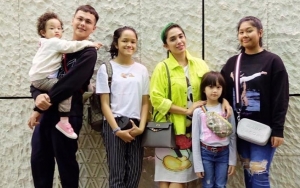 Bikin Ngakak, Begini Tingkah Anak Andhika Pratama Saat Mendandani Ayahnya