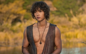 Song Joong Ki Tersenyum Manis, Part 3 'Arthdal Chronicles' Disambut Antusias
