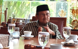 Kirim 44 Dokter Kepresidenan, Pemerintah Sebut Kondisi BJ Habibie Mulai Membaik