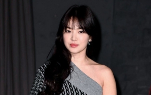 Penampilan Elegan dan Cantik Song Hye Kyo di NY Fashion Week Tuai Pujian Selangit