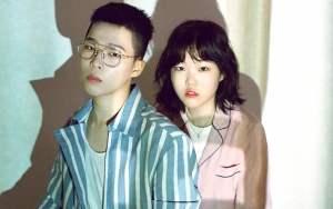 Akdong Musician Rilis Poster Sendu Di Pinggir Pantai Jelang Comeback Full Album 'Sailing'
