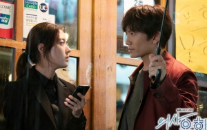 Ciuman Hot Ji Sung dan Lee Se Young di 'Doctor John' Sukses Bikin Fans Bahagia