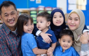 Zaskia Adya Mecca Anti Ribet Liburan Bawa 4 Anak, Bakal 'Paksa' Si Putra Sulung Lain Kali Ikutan
