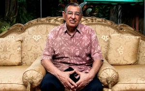 Quraish Shihab Sebut Habibie Sempat Meneteskan Air Mata Saat Dijenguk