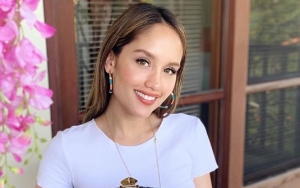 Cinta Laura Pamer Body Goals Dipuji Mirip Angelina Jolie, Bagian Tangan Berurat Sukses Bikin Salfok
