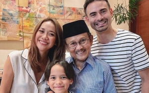  BJ Habibie Meninggal Dunia, Bunga Citra Lestari Tak Kuasa Tahan Tangis