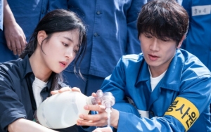 Ji Sung dan Lee Se Young Malu-Malu Usai Syuting Adegan Ciuman, Chemistry Luar Biasa Banjir Pujian