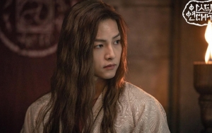 Momen Song Joong Ki Main Bareng Bayi di 'Arthdal Chronicles' Sukses Bikin Gemas 