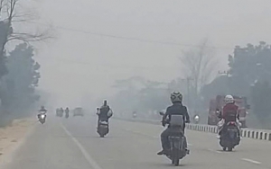 Kabut Asap Riau Makan Korban, Ibu Ini Nyaris Pingsan Dari Atas Motor