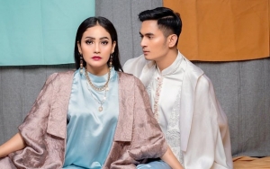 Nikah Besok, Mantan Kekasih Cita Citata Bagikan Video Romantis Lamar Pacar di Depan Kakbah