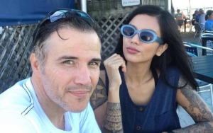 Rocker Tiga Setia Gara Nangis Minta Pulang ke Indonesia Usai Dianiaya Suami Bule