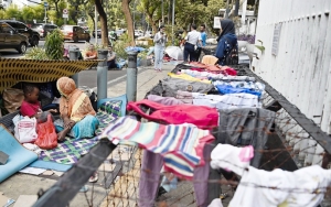 Nasib Pencari Suaka Masih Menggantung Dan Kini Mulai Kembali Ke Trotoar Kebon Sirih