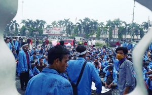 Ratusan Mahasiswa Gelar Demo Tuntut Gubernur Riau Mundur Terkait Karhutla