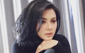 Syahrini Berambut Awut-Awutan 'Mistis', Wajah 'Lenyap' Saat Makan Steak Bikin Merinding