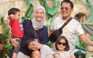 Zaskia Adya Mecca Khawatir Bibir Anaknya Bengkak Sebab Alergi Kucing, Begini Reaksi Hanung Bramantyo