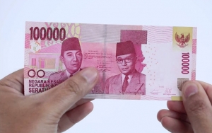 Dipakai Tipu Pengusaha Properti, Polisi Sukabumi Musnahkan Uang Doraemon '2 Miliar'