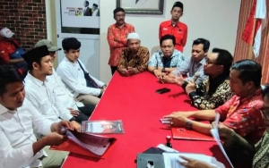Tukang Galon Ini Berani Bersaing Dengan Anak Ma'ruf Amin Dan Dinasti Atut Di Pilwakot Tangsel