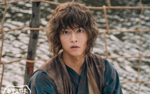 Bukan CGI, Song Joong Ki Lakoni Sendiri Syuting Adegan Berbahaya Ini di 'Arthdal Chronicles'