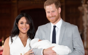 Pangeran Harry dan Meghan Markle Ajak Archie Kunjungi Pub, Intip Fotonya Berikut Ini