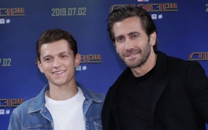 Tom Holland Pamer Foto Ganteng dengan Gaya Rambut Baru, Komentar Jake Gyllenhaal Jadi Sorotan