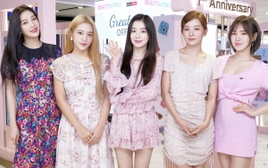 Red Velvet Dikuntit Paparazzi di Swiss, Salah Satu Member Alami Kejadian Menakutkan Ini