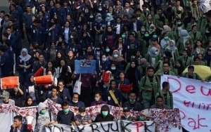 Aksi Tolak Pelemahan KPK Berujung Ricuh, 8 Mahasiswa Jadi Korban Kekerasan Aparat
