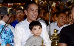 Pamerkan Aktivitas Santai Dengan Jan Ethes, Jokowi Banjir Kritik
