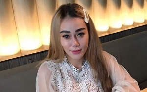  Bebby Fey Cerita Kronologi Disetubuhi Genderuwo Mirip Bapak Kos, Netter: Dasar Cewek Gila!