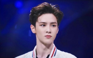 Kun WayV Unggah Foto Tampan, Warna Emoji Hati Malah Bikin Fans Geger