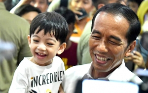 Istana Bantah Jokowi Tak Peka Pada Korban Kabut Asap Usai 'Mejeng' Bareng Jan Ethes