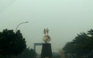 Sempat Turun Hujan, Kabut Asap Di Medan Semakin Tebal