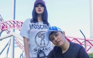 Pacar Dibully Dada Berotot Kenyal, Lucinta Luna Pose Gahar Saat Cium Bibir