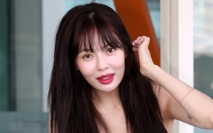 Aksi HyunA Pamer Celana Dalam Jadi Kontroversi, Netizen Ngotot Sebut Bukan Penyanyi