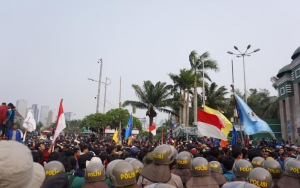 Viral Wartawan Rekam Tindakan Represif Aparat, Sikap Polisi Ini Jadi Sorotan