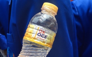 Viral Pembagian Air Minum OK OCE di Demo Mahasiswa, Ini Klarifikasinya