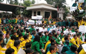 Polisi Pulangkan 56 Mahasiswa Setelah Sempat Ditahan Usai Demo Di DPR