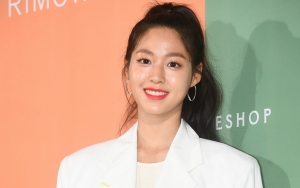 Foto Seksi Seolhyun Saat Syuting 'Queendom' Dibilang Mirip Agen Rahasia