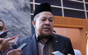 Fahri Hamzah Tantang Penolak RUU KPK Untuk Jantan Dan Tunjukkan Kajian