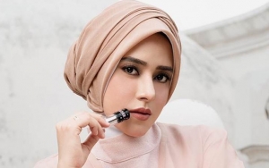 Tak Sengaja Terbuka, Tas Mungil Fairuz A. Rafiq Saat Pakai Hanbok Bikin Salfok