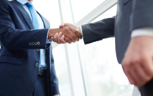 Pengamat Sebut Izin Usaha Yang Sangat Rumit Sebabkan Investor Ogah Lirik Indonesia